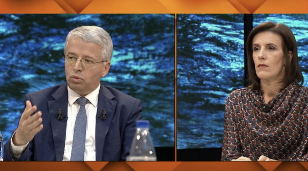 Gazetarja debat me ministrin Lleshaj: Policia merr kompetenca që nuk i takojnë