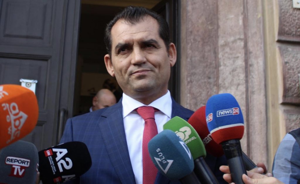 Gjyqtari Besnik Muçi flet pas shkarkimit: Tre mëkatet e mia, Dvoranit dhe Metës