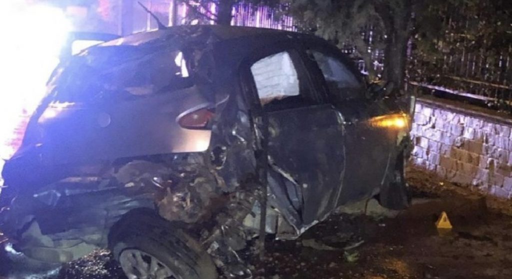 Aksident tragjik në Tiranë, vdesin dy vajza 17 vjeçare