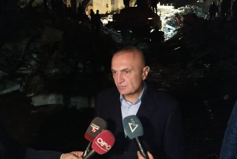 Presidenti Meta niset drejt Thumanës për tek familjet më të prekura nga tërmeti