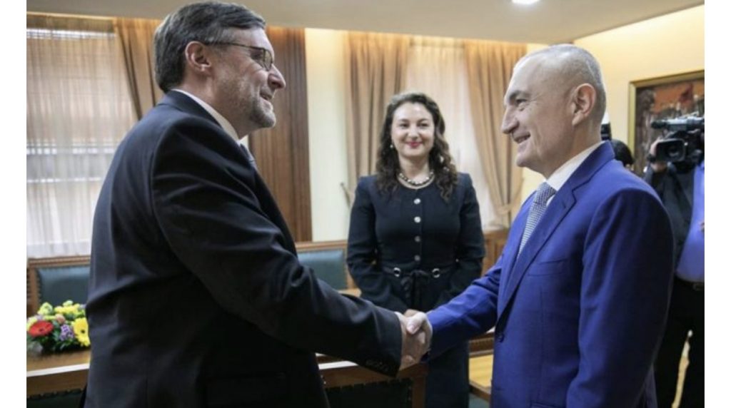 Telefonata e presidentit me Palmer, zëdhënësi: Meta s’ka asgjë për të fshehur