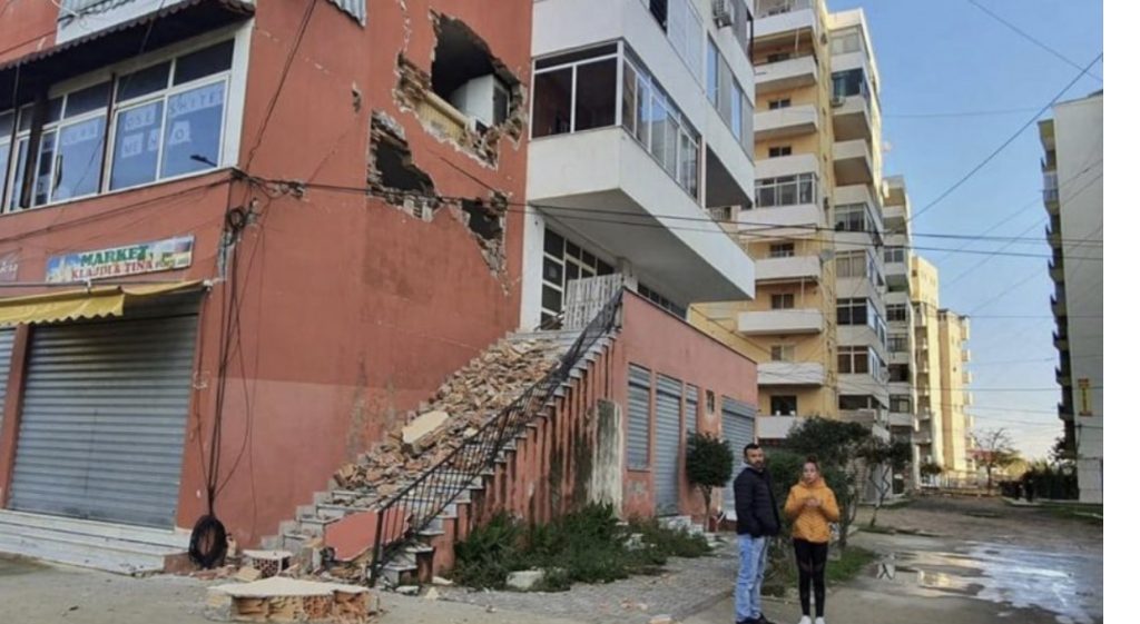 Frika nga tërmetet zbraz lagjet e Durrësit