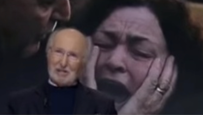 Interpretimi rrëqethës i Mirush Kabashit që përloti në studio publikun (video)