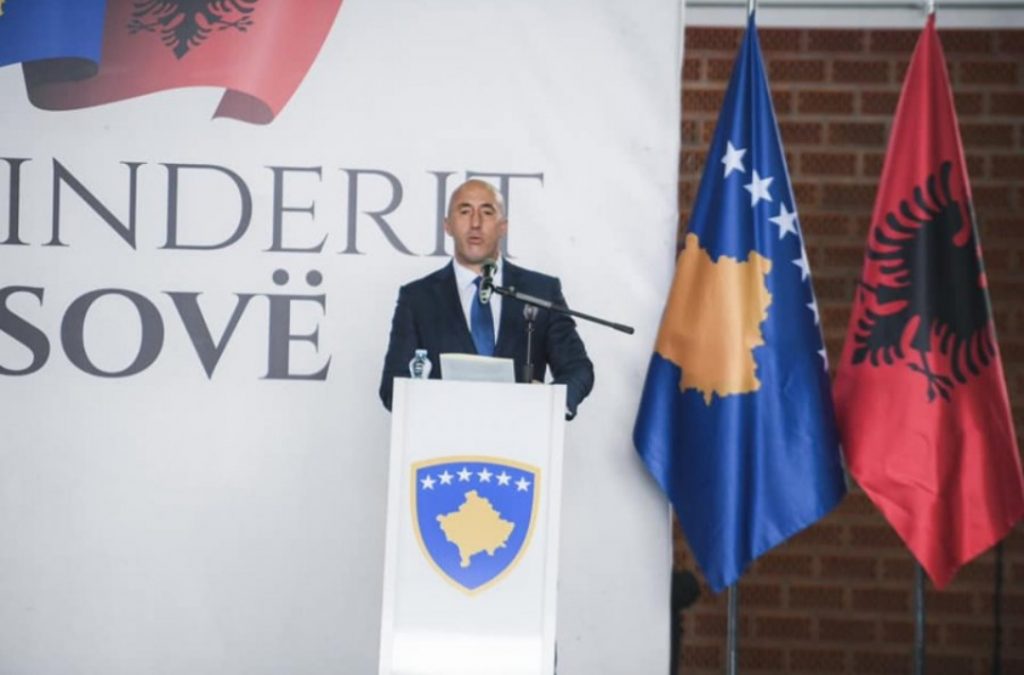 Reagon Haradinaj: Sot kthehen në Shqipëri të strehuarit në kampin e Prizrenit