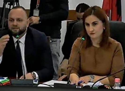 ‘E keni bërë parlamentin si furgon’/ Debati që bëri bujë në rrjet