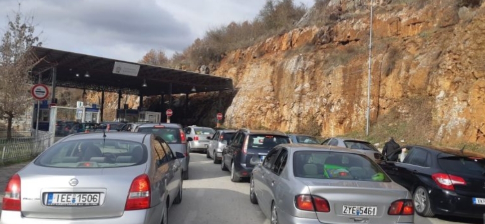 Festat e fundvitit rikthejnë në Shqipëri emigrantët