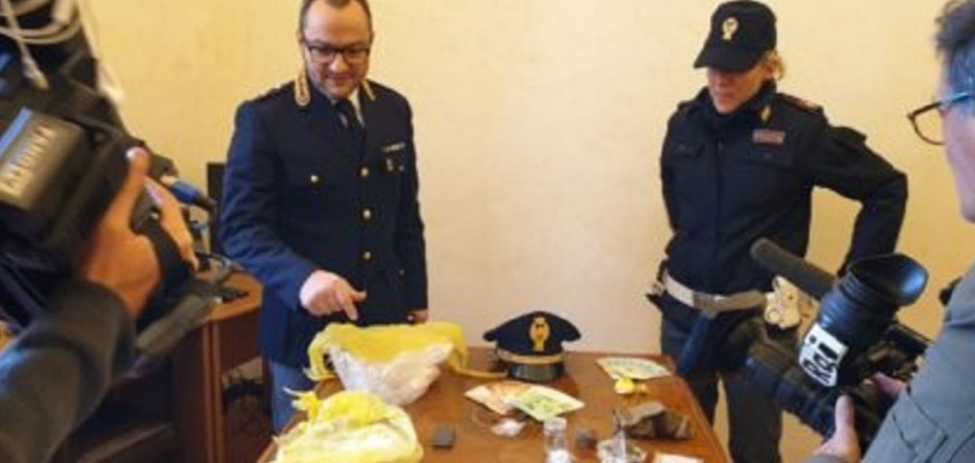 “Me kokainë me vete dhe 7 mijë euro” – arrestimi i të riut shqiptar çon në zbulimin e rrjetit të drogës, ‘fundos’ tre të tjerë