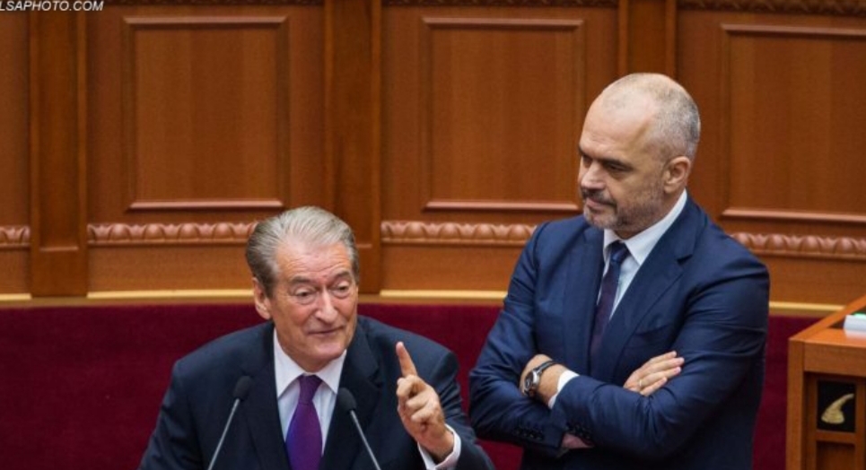 Rama e paditi për shpifje pas një postim në facebook, Gjykata dënon me gjobë ish-kryeministrin Berisha