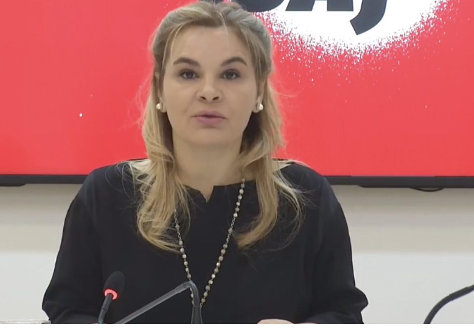 Kryemadhi në Bruksel akuzon qeverinë: Po godet median e lirë. Do denoncoj aktet e patolerueshme