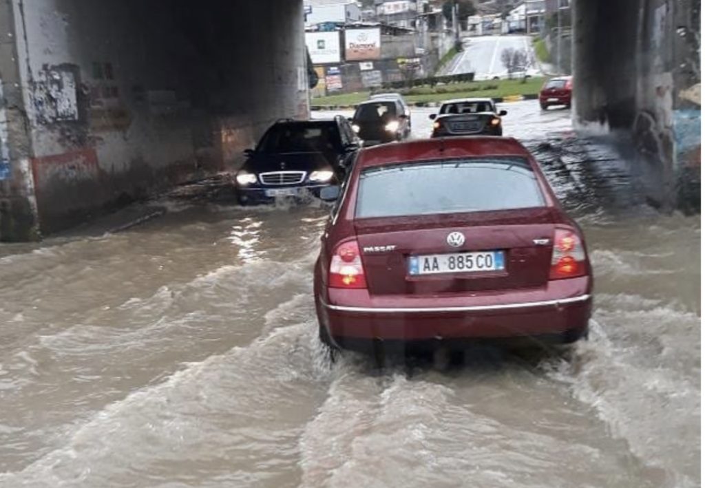 Balliu: Tiranën nuk e përmbyt shiu, por…