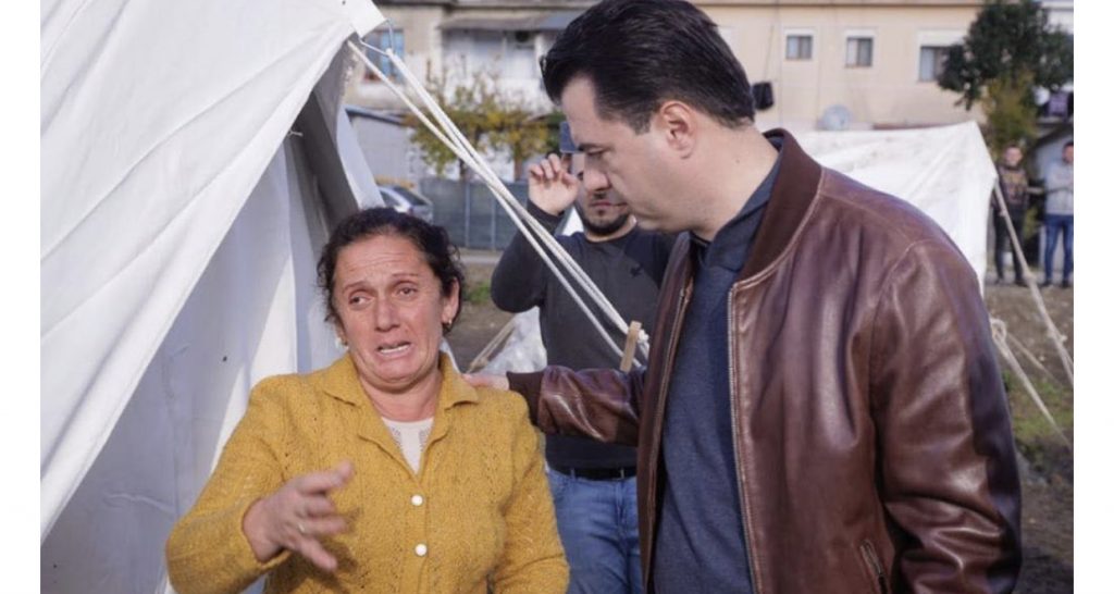 Basha thirrje të fortë nga Manza: Banorët në kampin e llucës të strehohen urgjentisht