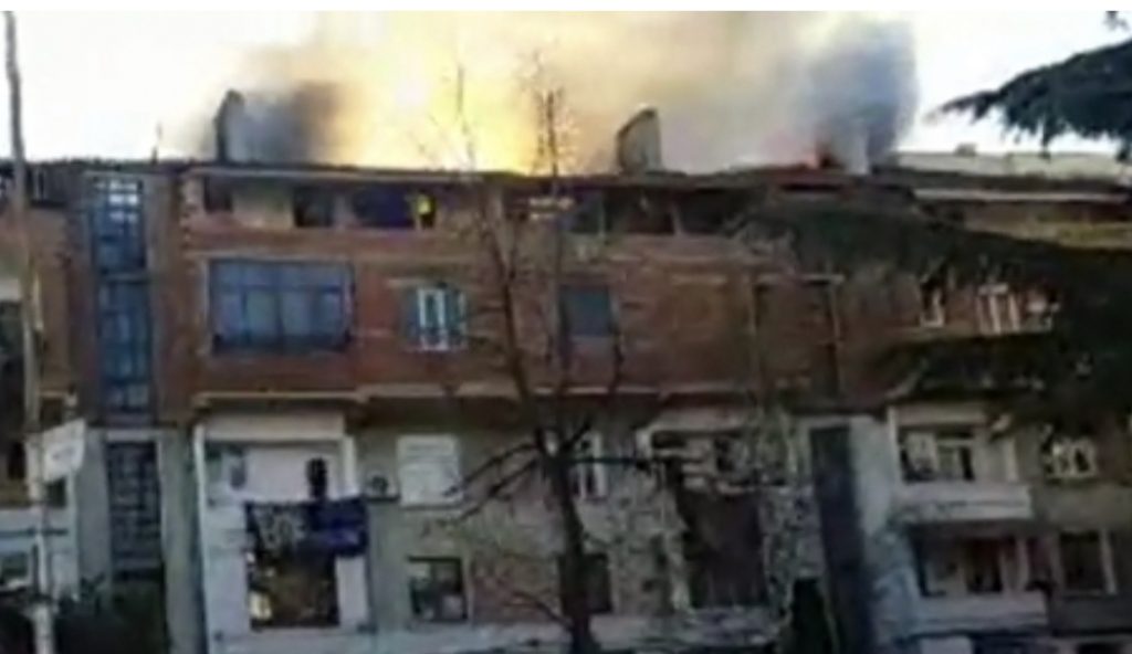Perfshihet nga flaket nje pallat ne qytetin e Pogradecit