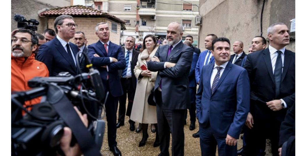 Zaev ka ndare me ndjekesit e tij ne rrjetin social Facebook, emocionet për viziten e sotme ne Durres