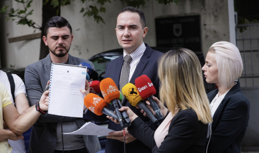 Reagon ish deputeti Salianji: Askush nuk do ia dalë dot të më mposhtë, jo më të më izolojë