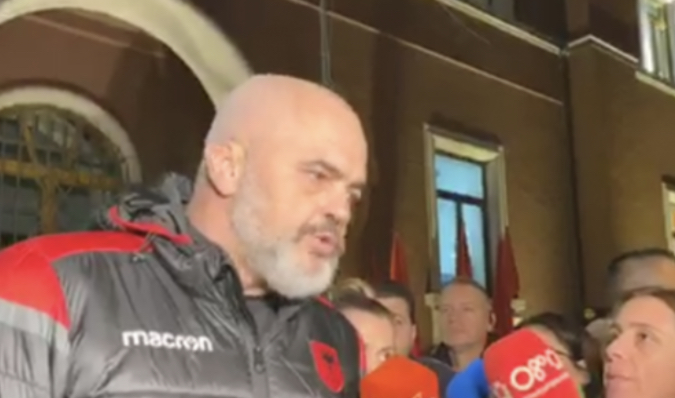 Berisha thirrje Ramës: Hiq dorë nga diskriminimi i qytetarëve