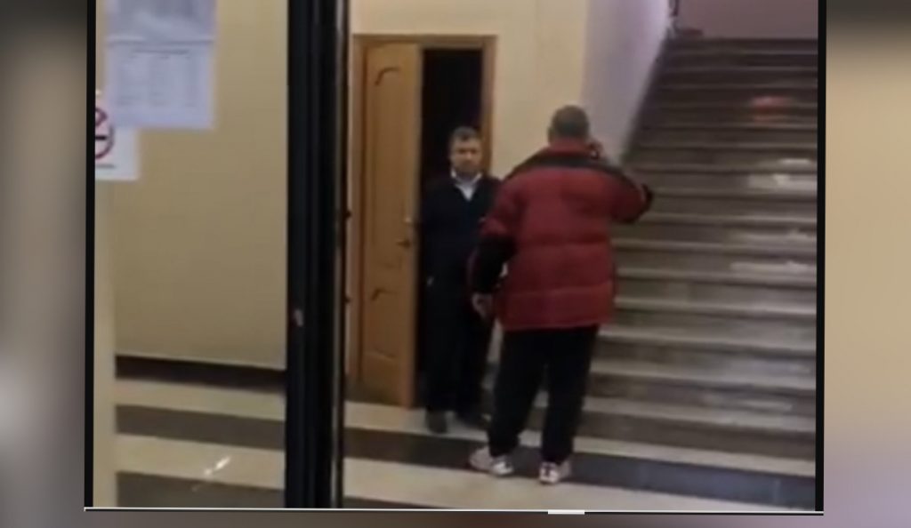 Gjush Betoni “fillon punën” në Bashkinë e Durrësit