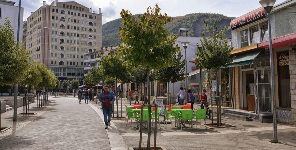 U martuan të dielën, çifti në Librazhd tenton t’i japë fund jetës, vdes 19-vjeçarja