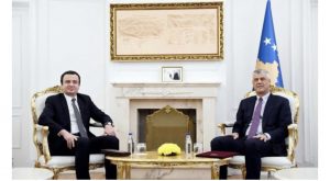 Thaçi paralajmëron dekretimin e Albin Kurtit pa kërkesën e këtij të fundit
