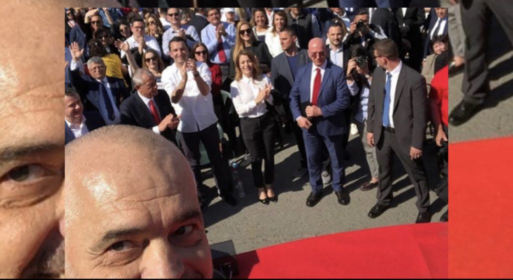 Bashkia e Tiranës me 70 drejtori e 92 sektorë hije, që ‘hanë” 39% të buxhetit