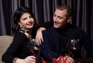 “Ishalla burri i fundit dhe i vërteti”, Rudina Dembacaj reagon ndaj komentuese pas konfirmimit të lidhjes me Mark Frrokun. Ja çfarë bën