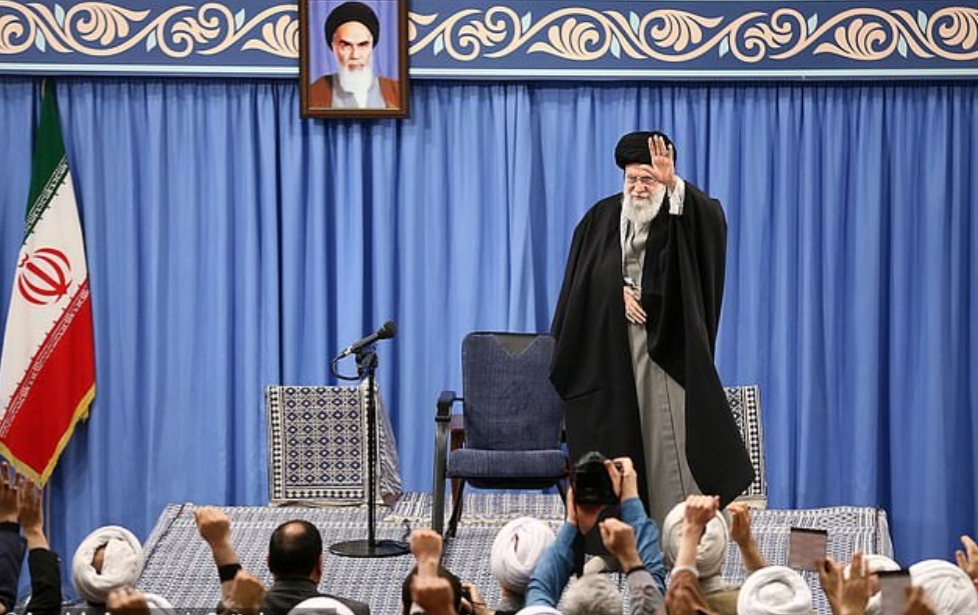 Udhëheqësi Suprem i Iranit: I dhamë shuplakë në fytyrë SHBA, por nuk ishte e mjaftueshme