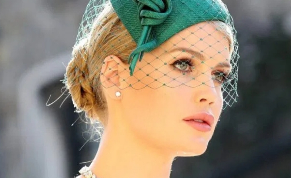 Kush është milioneri 32 vite më i madh që u fejua me mbesën YLL të Princeshës Diana