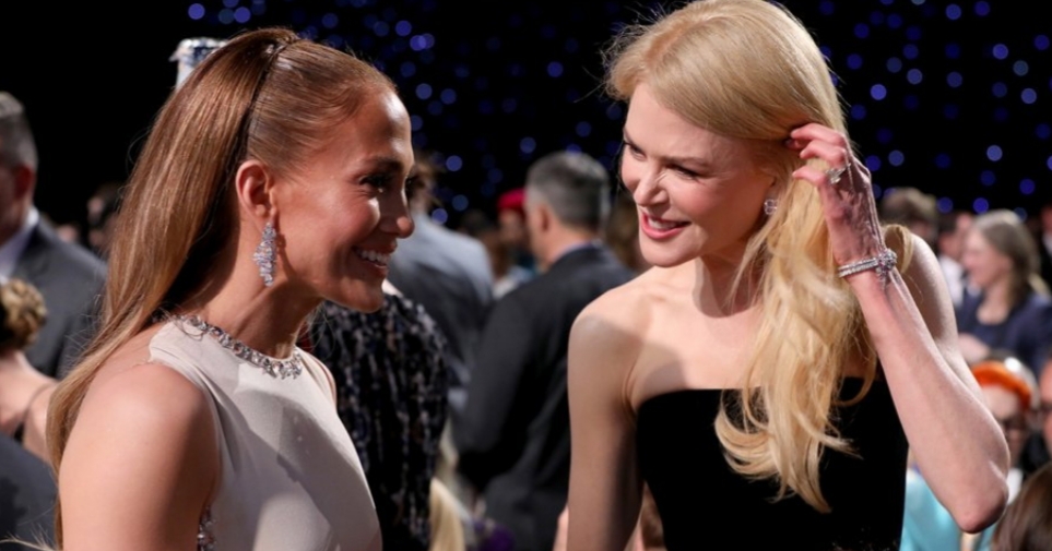 “Critics’ Choice Awards” çfarë veshën yjet në tapetin e kuq
