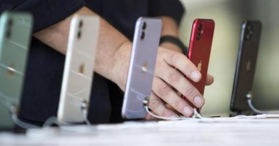 Apple drejt rekordit prej 2 miliardë smartphone-sh