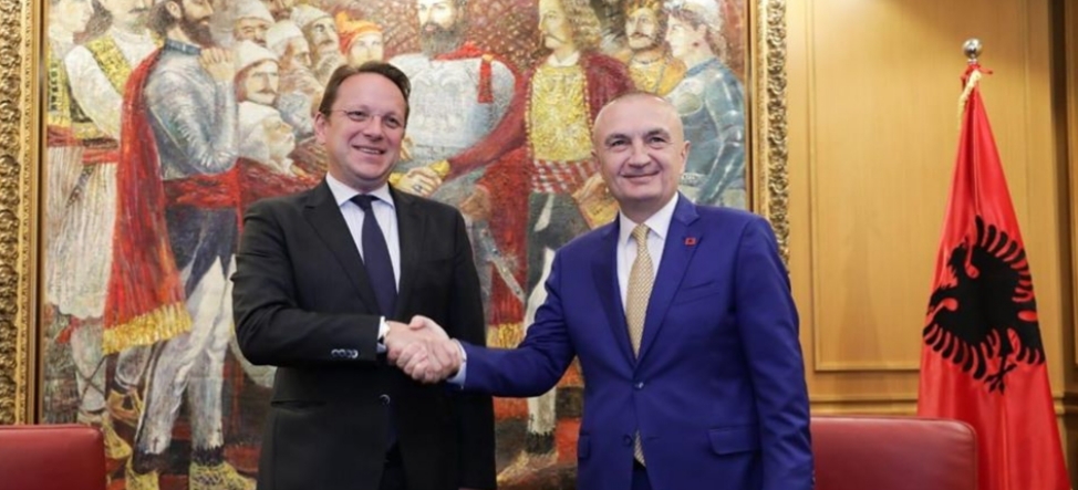 Presidenti Meta takon komisionerin e BE