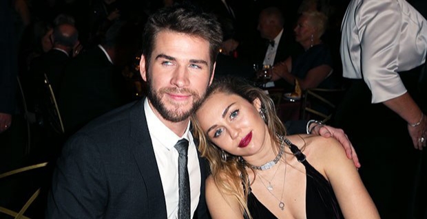 Liam Hemsworth në lidhje me një modele, por çfarë mendon Miley për këtë?