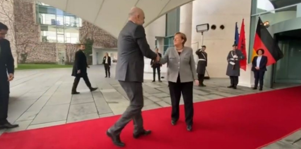 Kryeministri Rama takohet me kancelaren Merkel, ja kush e shoqëron në Berlin