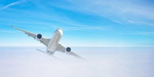 Rrëzohet një aeroplan në Afganistan me 83 pasagjerë