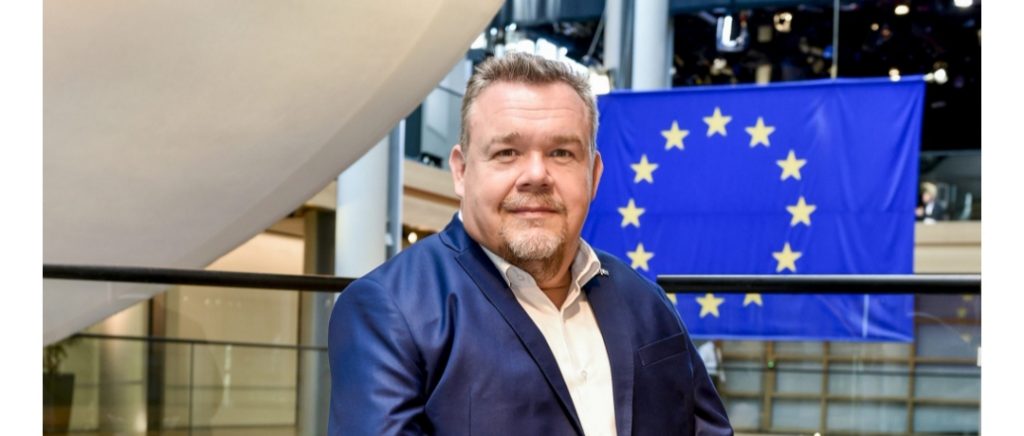 Raporteri në Parlamentin Europian kujton negociatat dhe bën këtë paralajmërim