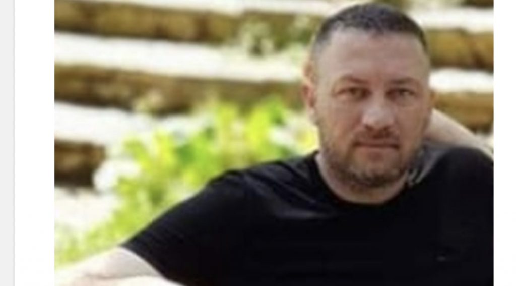 Ky është ish-inspektori që iu dogj makina