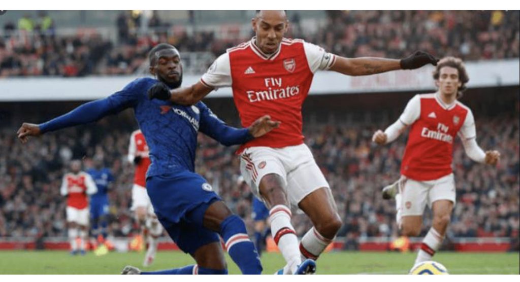 Arsenal mbetet me 10 lojtarë, Chelsea nuk ia del të fitojë