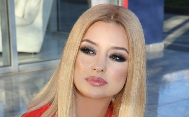 Do të jenë në mesin e publikut në “Sanremo”? Alketa Vejsiu flet për bashkëshortin dhe vajzën!