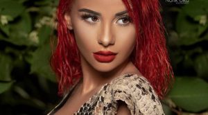 Rina bën sërish ndryshim në look