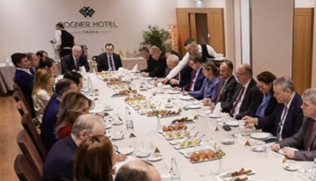 Takimi i Bashës me diplomatët, ja çfarë diskutuan