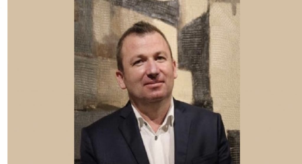 Hipokrizia me kërkesën për ndryshimin e sistemit