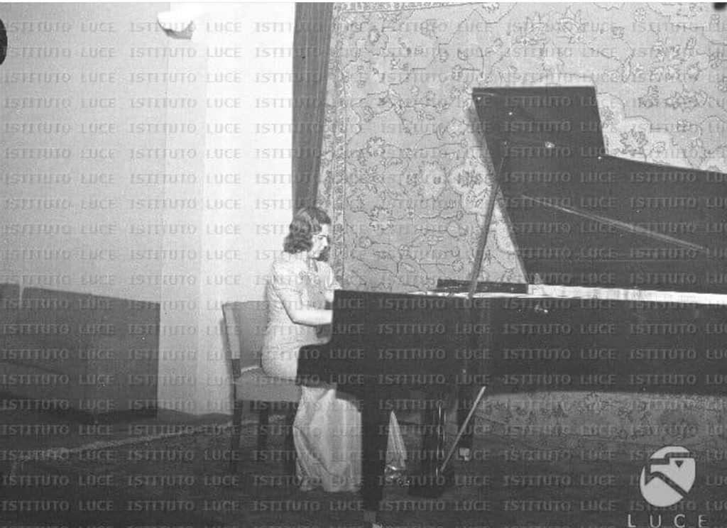80 vjet më parë, më 28 janar 1940, u hap salla e kino-teatrit Savoia, sot salla historike e Teatrit Kombëtar.