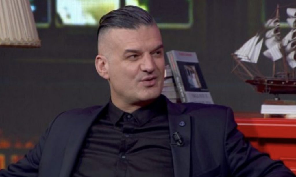 Në krevat me Linda Ramën