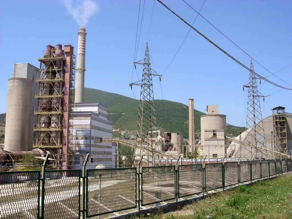 Bie nga 40 metra lartësi, vdes 35-vjeçari në Han të Elezit