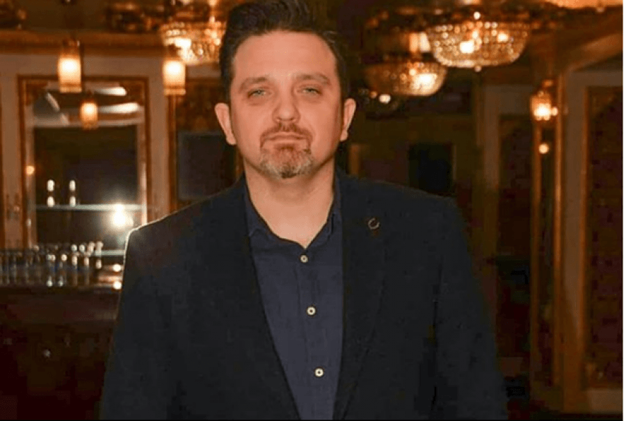 Julian Deda po sjell emisionin e tij të humorit?