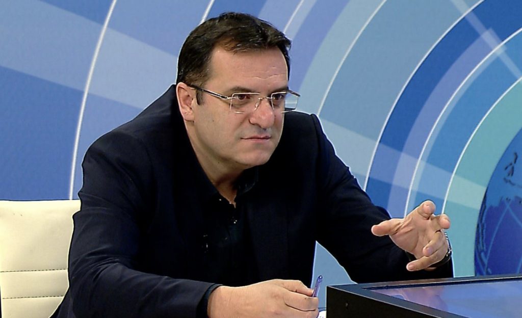 Gazetari Çollaku: Bandat ç`kanë fituar me armë, nuk e  japin me duartrokitje