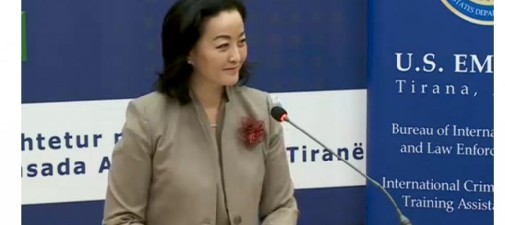 Ambasadorja Yuri Kim mesazh të fortë, Lleshaj: Testimi le të nisë me mua