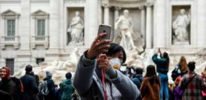 Italianët të tmerruar nga koronavirusi, incidente raciste ndaj kinezëve në rrugë e në shkolla