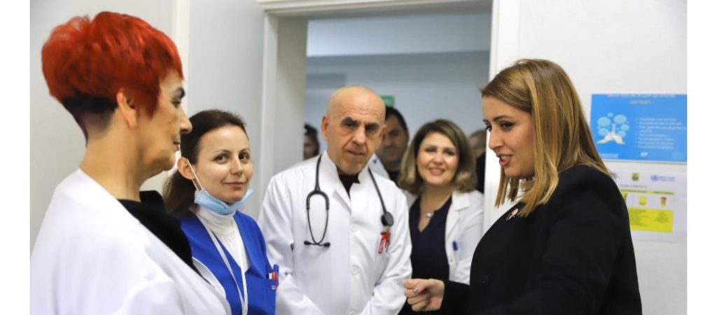 Koronavirusi/ Manastirliu në dhomat e izolimit në spitalin Infektiv