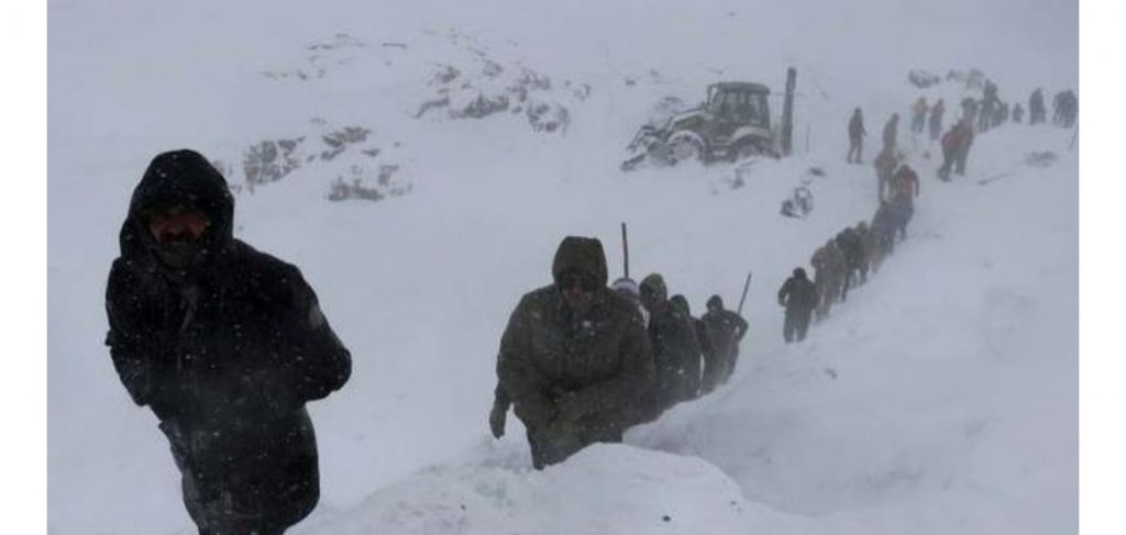 Tragjike! Ishin duke kërkuar dy viktima që u goditën nga orteku, humbin jetën 16 persona