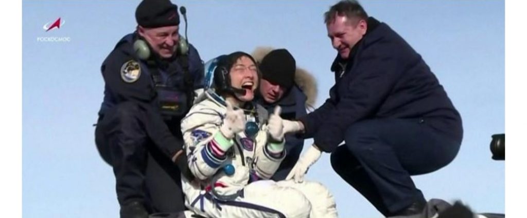 E para femër që qëndron kaq gjatë në hapësirë, astronautja zbarkon në Tokë pas 328 ditësh