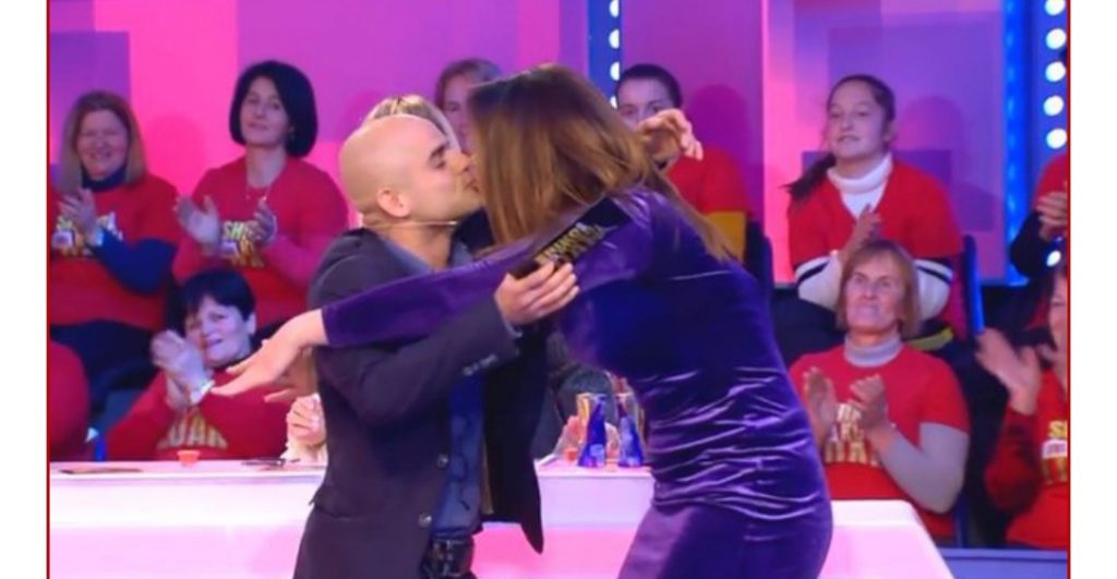 U puth në buzë me Arjolën në mes të emisionit, Xhoda tregon si reagoi e shoqja